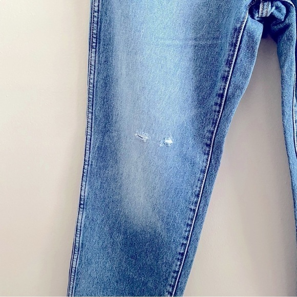 NWT Wrangler vintage high waisted distressed jeans - Picture 3 of 8